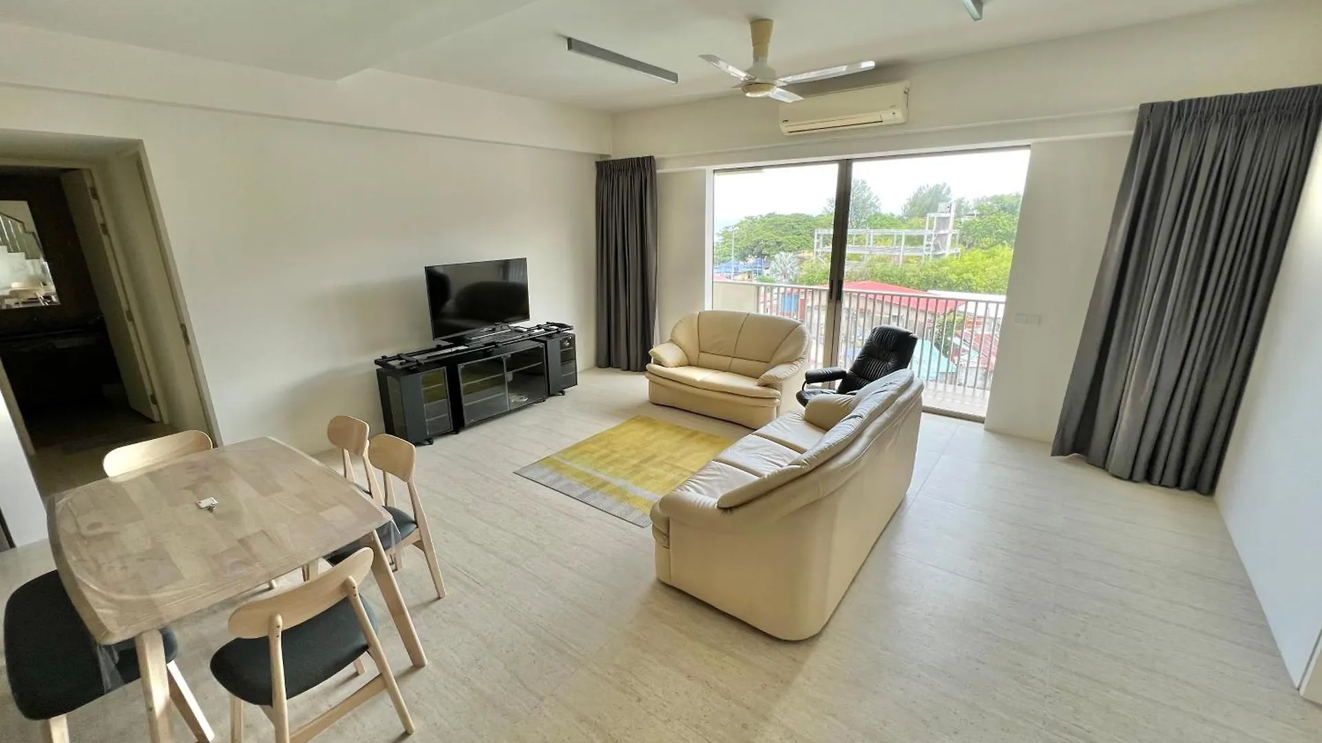 By The Sea, Penang Apartment Batu Ferringhi