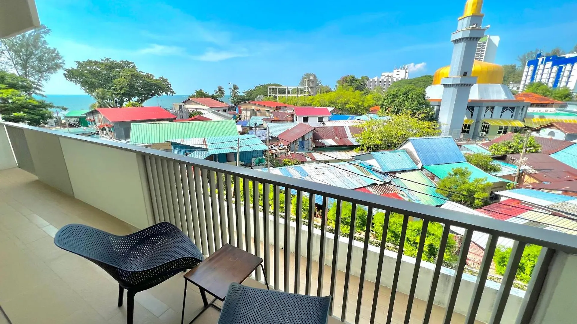 By The Sea, Penang Apartment Batu Ferringhi 0*,  Malaysia