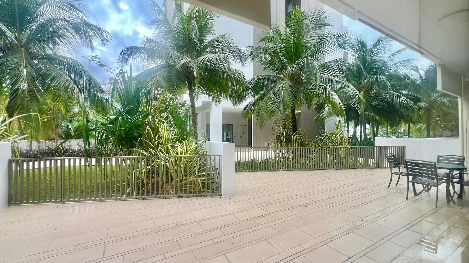 By The Sea, Penang Apartment Batu Ferringhi Malaysia