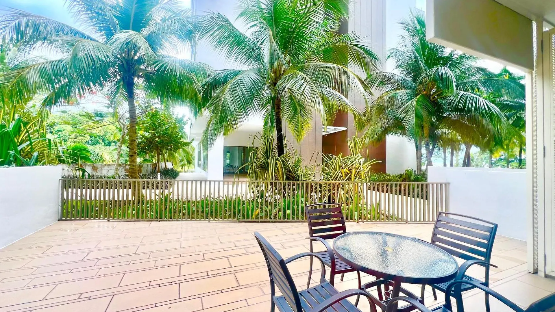 By The Sea, Penang Apartment Batu Ferringhi