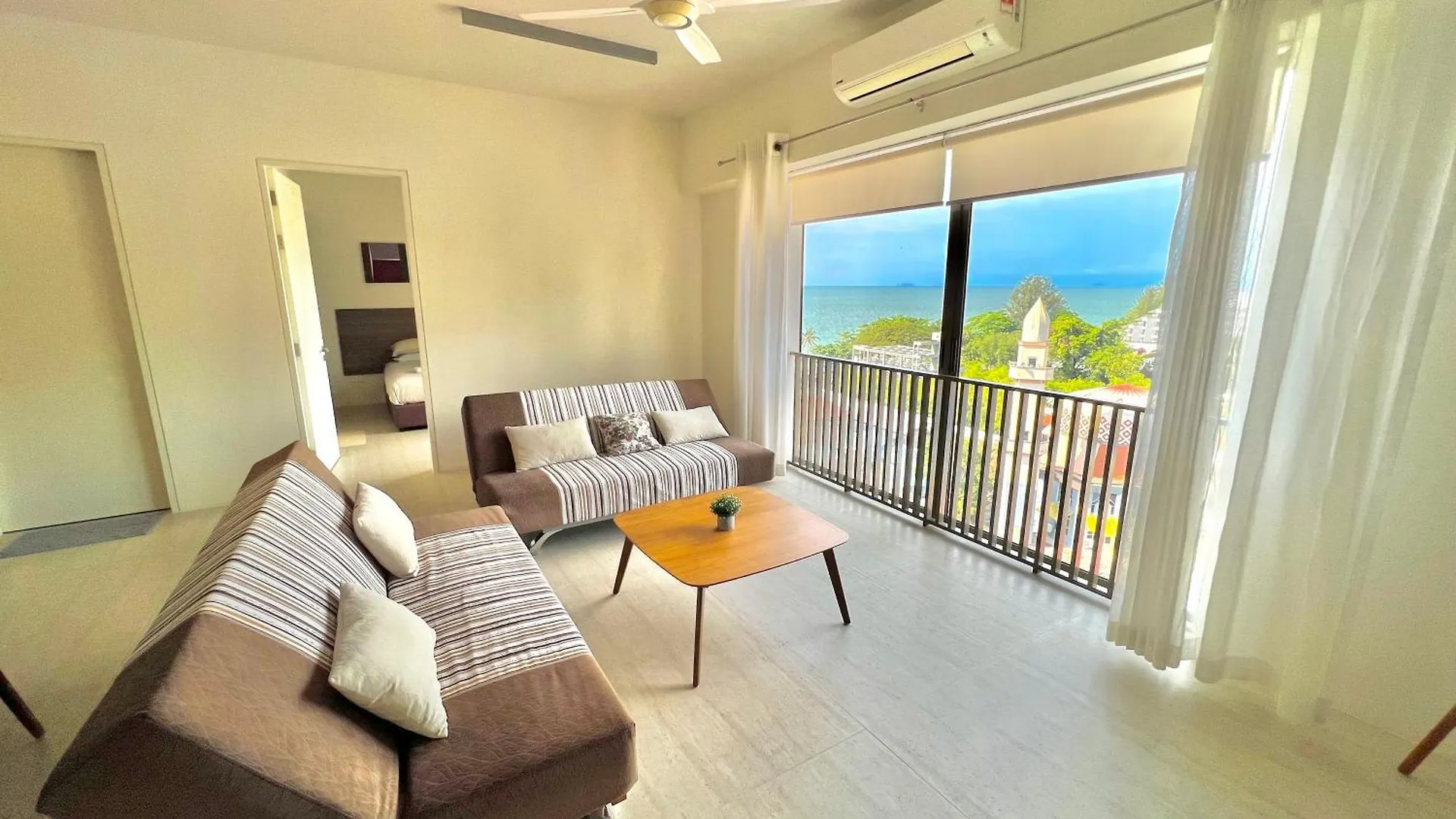 By The Sea, Penang Apartment Batu Ferringhi Malaysia