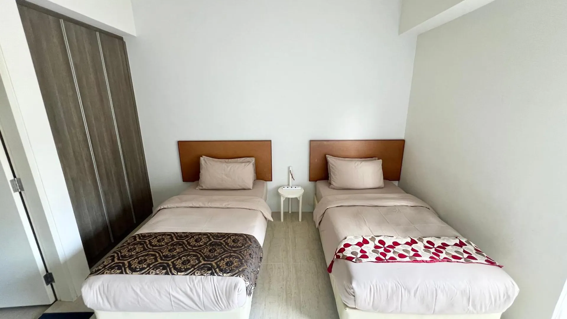 By The Sea, Penang Apartment Batu Ferringhi 0*,  Malaysia