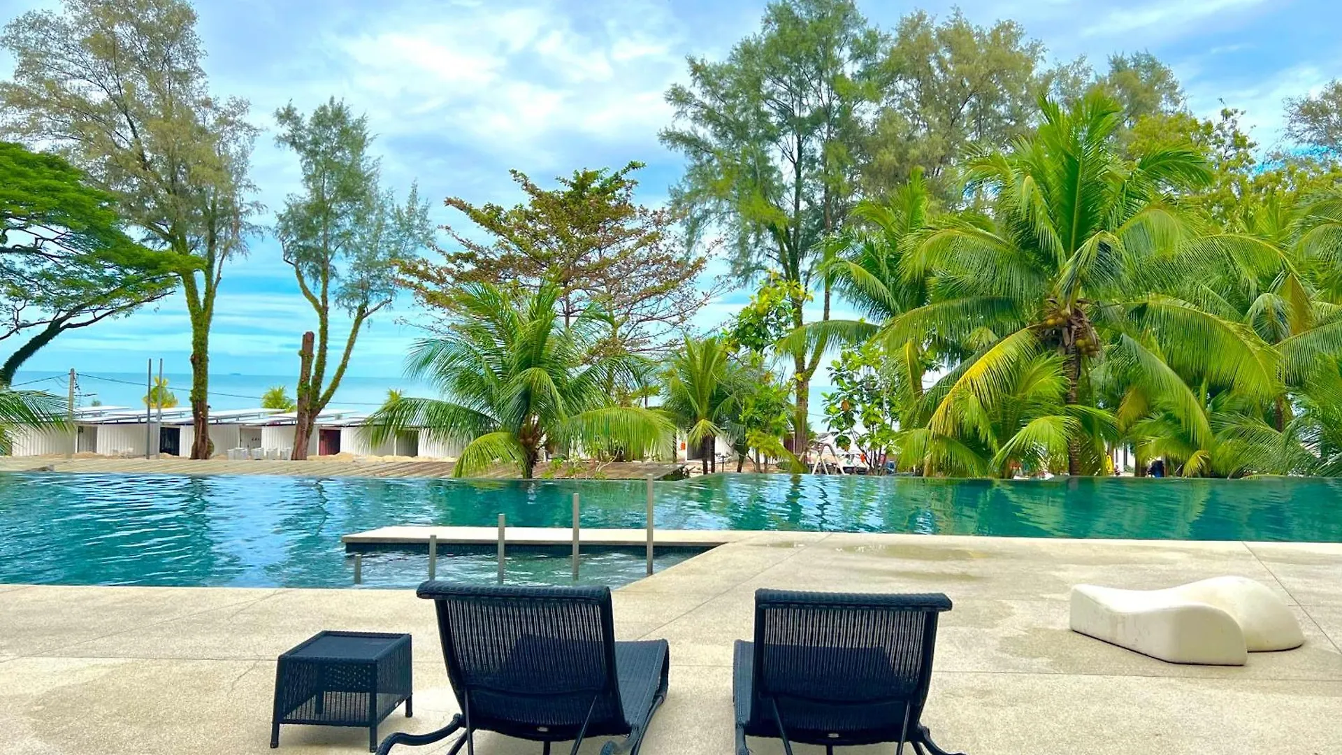 By The Sea, Penang Apartment Batu Ferringhi